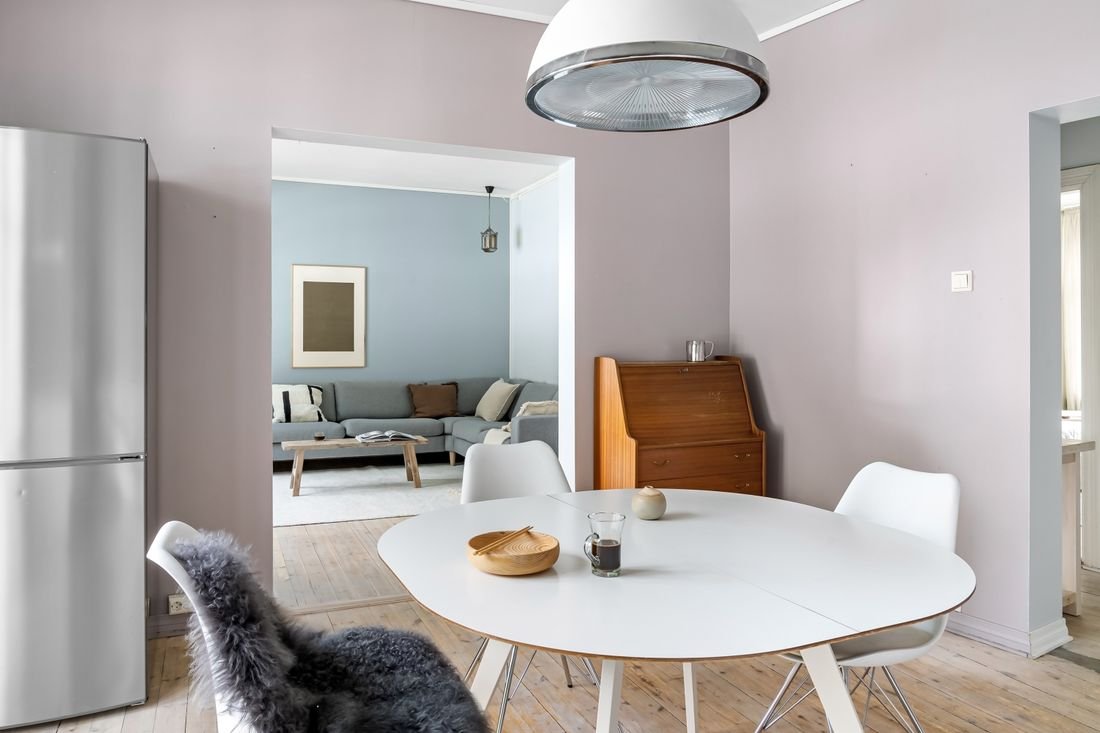 Living and dining, Verna before the project